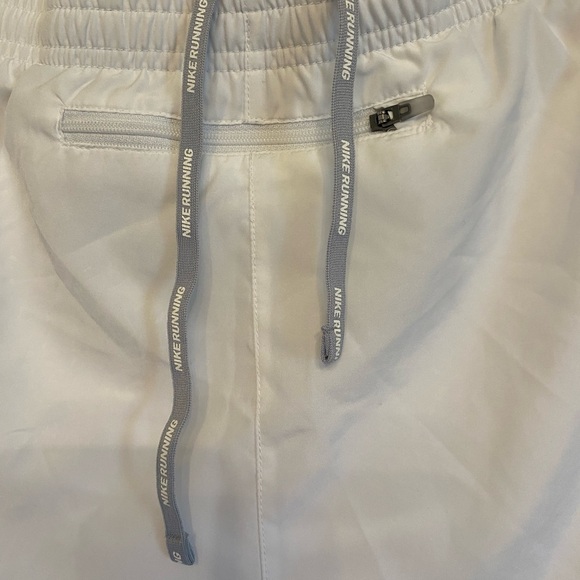 Nike Womens Medium White Dri-Fit Tempo Lined Running Shorts - Picture 7 of 12